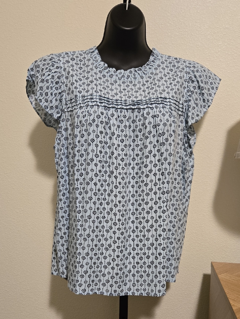 LOFT Outlet Flutter Sleeve Top